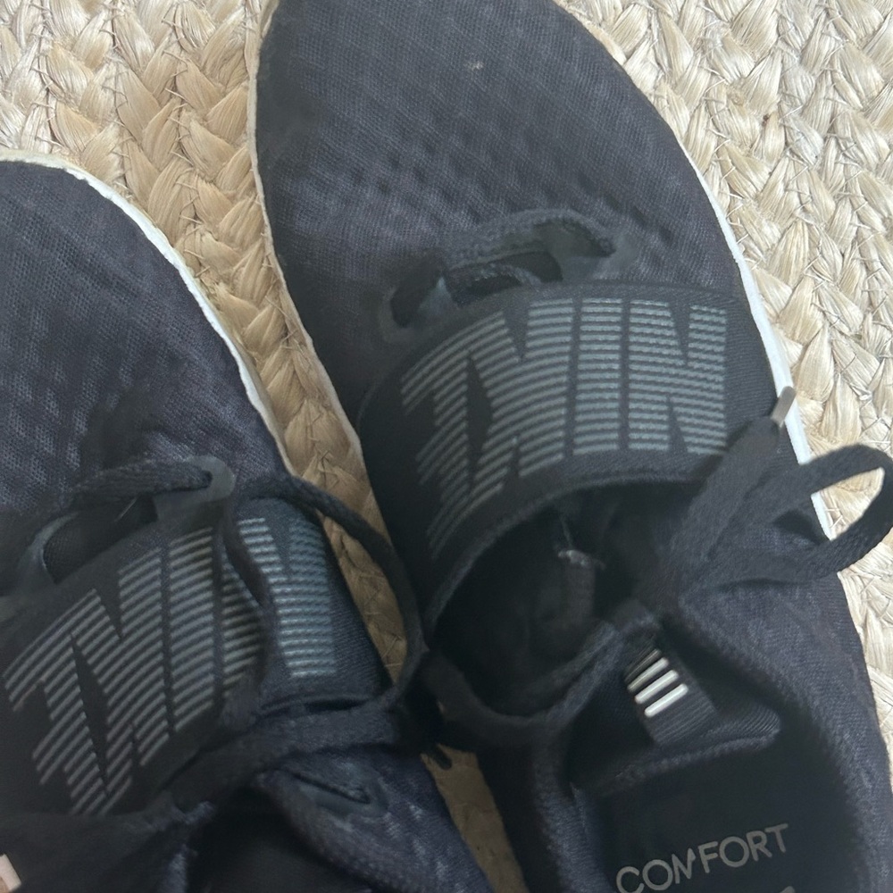 Women’s Nike black tennis shoes athletic lifting 7 renew in-season TR 9 - Picture 6 of 8